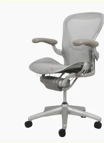 Herman miller Aeron size B fully loaded