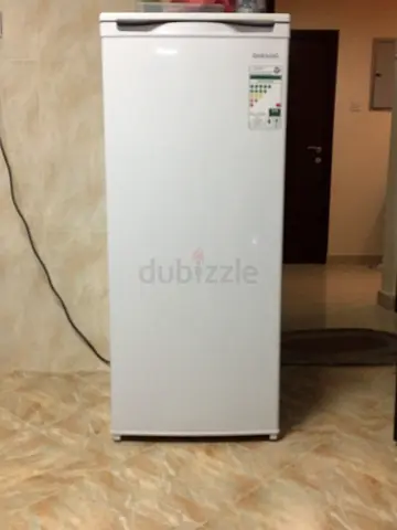 Daewoo upright freezer - white, 5 drawers in good condition