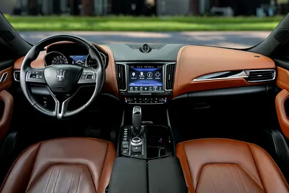 2020 Maserati LEVANTE photo 8