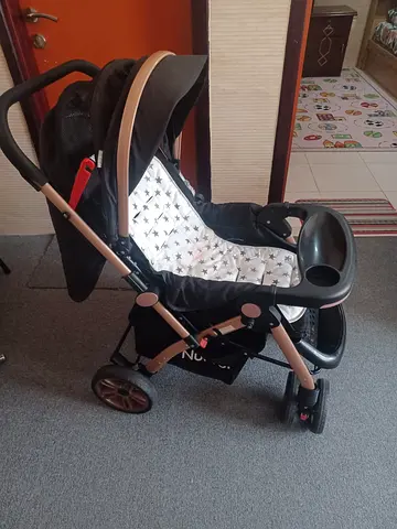 Lightweight foldable baby stroller - good condition