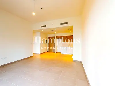 Low Floor | Chiller free | Well Maintained