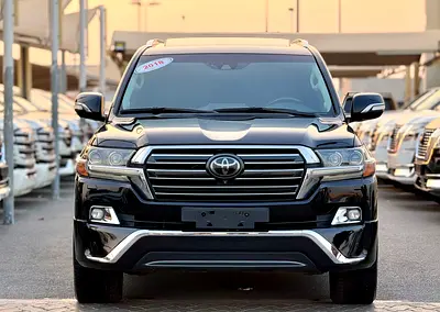 تويوتا لاند كلوزر 57Toyota Land Cruiser VXR Grand Touring 2018 | GCC Specs | Pristine Condition