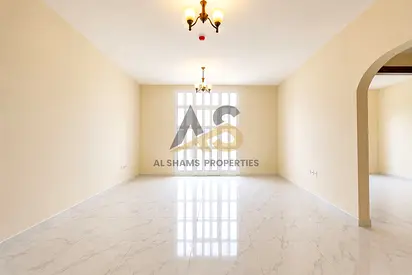 Like New | Gorgeous Apartment with Wardrobes and Parking