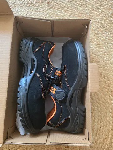 Beta Black safety/work shoes with orange stitch - brand new in box, size EU 39/UK 6
