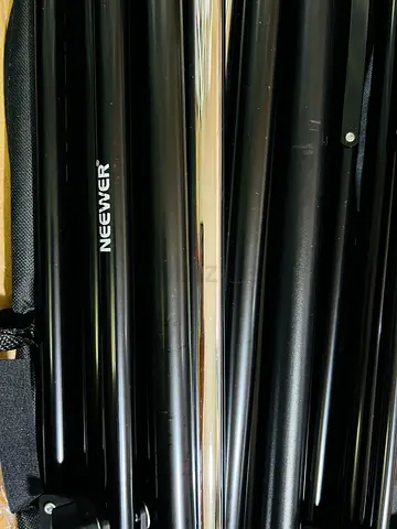 Neewer heavy duty light stands (set) — sturdy studio stands in good condition