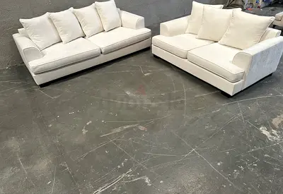 Selling brand new the one brand Kingston sofa set