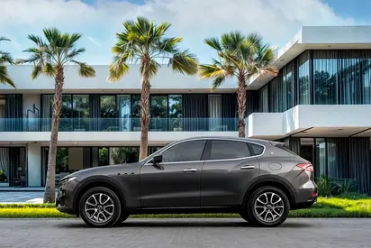 2020 Maserati LEVANTE photo 5