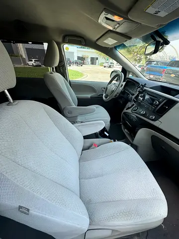 صورة 3 لـ 2012 Toyota SIENNA