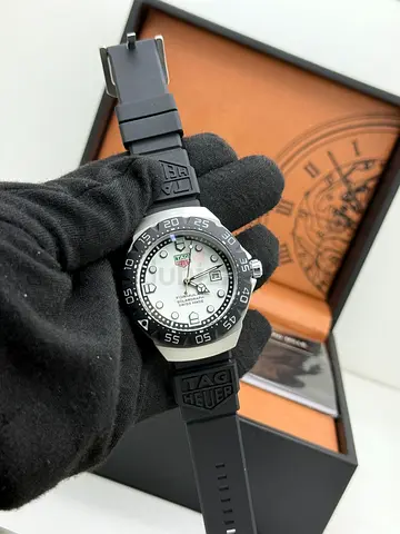 TAG HEUER formula 1 mens quartz watch