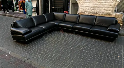 Large Black Leather L-Shaped Corner Sofa — 6+ Seater