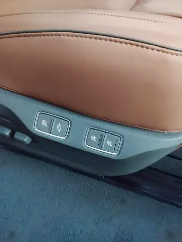 2025 Hyundai STARIA photo 13