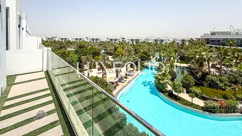 Lagoon View | Front Row | Luxury Living