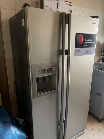Samsung Side-by-Side Refrigerator with Ice & Water Dispenser - Good Condition