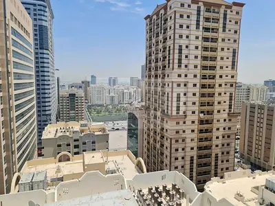 شقة غرفتين وصالة واسعة بمساحة كبيرة وإطلالة مفتوحة للإيجار في القاسمية (الند) | السعر: 37,000 درهم | 4-6 دفعات | تأمين 3,000 درهم شيك
