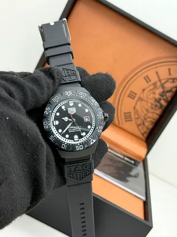 TAG HEUER formula 1 mens quartz watch