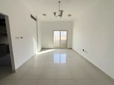 New muwaileh area 2bhk just in 43k with balcony family building at prime location