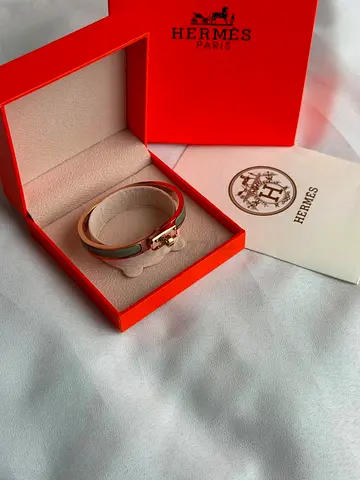 HERMES SAME AS ORIGINAL WEIGHT GOLD PLATED WITH BOX AND PAPER BAG