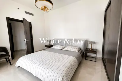 Large layout | Vacant | Brand new unit