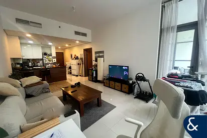 1 Bedroom | Vacant January | Large Bedroom