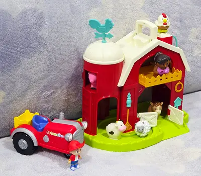 Battat musical farm play set, music play set with barn and animals. Pretend play for toddlers