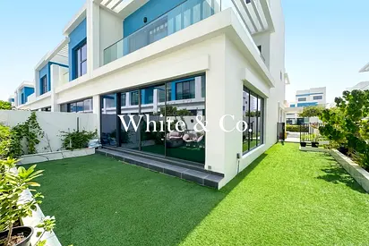 FULLY FURNISHED | CORNER MID | 5 BR+MAIDS