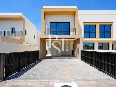 Maid Room | Spacious Layout | Vacant