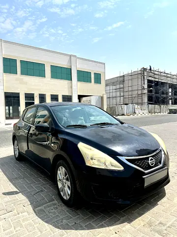 2015 Nissan TIIDA — фото 1