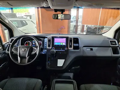 2026 Toyota GRANVIA — фото 17