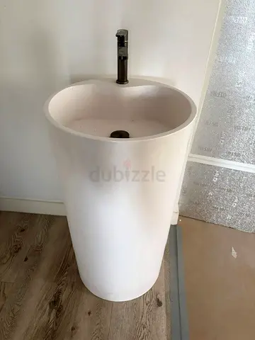 Bagno Free Standing Sink with brand new Milano Faucet
