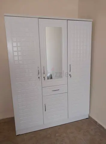 Brand new 3door wardrobe with mirror