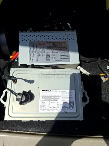 Car audio with screen for sale only 650 aed