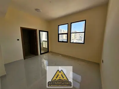 استوديو واسع بمساحة ممتازة. مطبخ منفصل. بلكونة. إطلالة مفتوحة. بناية جديدة، أول ساكن. موقع حيوي ومناسب للسكن.