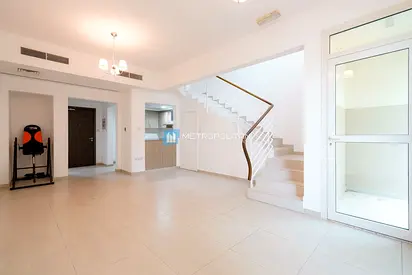 Double Row, Middle Unit | To Be Vacant | Viewable