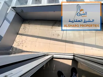 Built-in wardrobes Master bedroom 3 bathrooms With a balcony offering excellent views Natural gas G