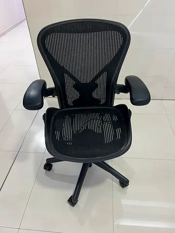 Herman Miller Aeron size B fully loaded