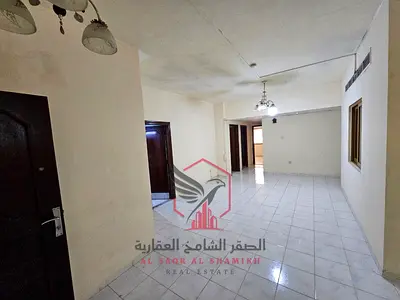 شقة واسعة من 3 غرف نوم للإيجار مع بالكونين وغرفة خادمة