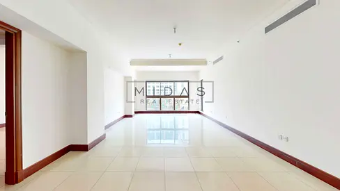 Spacious I Vacant I Maid's Ensuite I City View