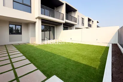 Close to Pool | Multiple Cheques | Landscaped