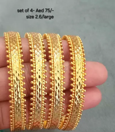 Gold plated bangle set(set of 4) with.6/Large size ( 1 year colour guarantee)