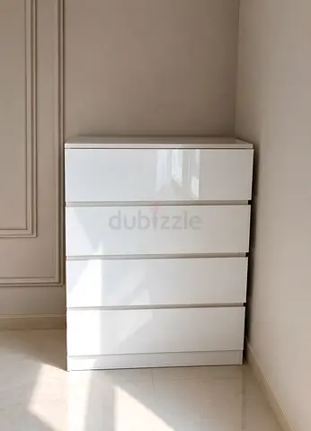 Modern White Glossy Chest of 4 Drawers
