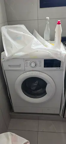 Front-load washing machine in good working condition