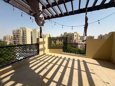 Spacious 1BR | Big Balcony | Close Kitchen