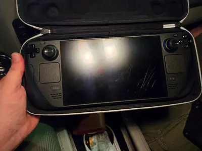 URGENT SALE STEAM DECK 1TB OLED MODEL ONLY BROKEN SCREEN
