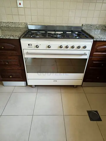 SMEG freestanding gas cooker with oven Electric- good working condition