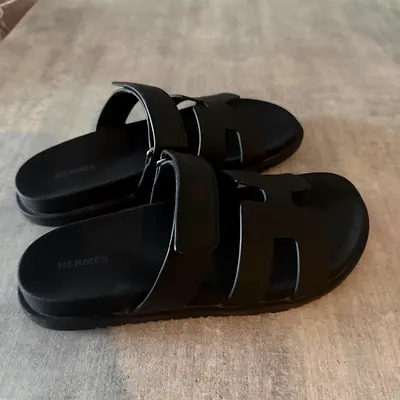 Hermès Black chypre -style Leather Slides - Preowned