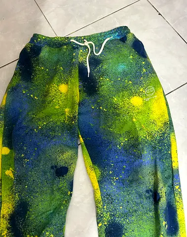 green pants