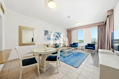 One Bedroom Apartment | Lakeview |Vacant and Ready