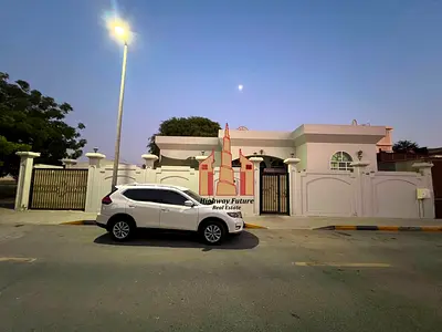 Luxury 4bhk Villa with hall Majlis For Rent