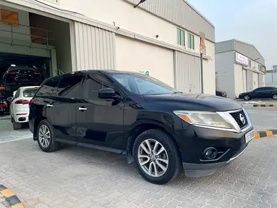 ** NISSAN PATHFINDER 7 SEATER **