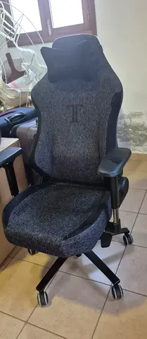 Secretlab Titan SoftWeave top fabric model.
Was Dhs 3,196 
Now Dhs 1600
Dropped to Dhs 1500